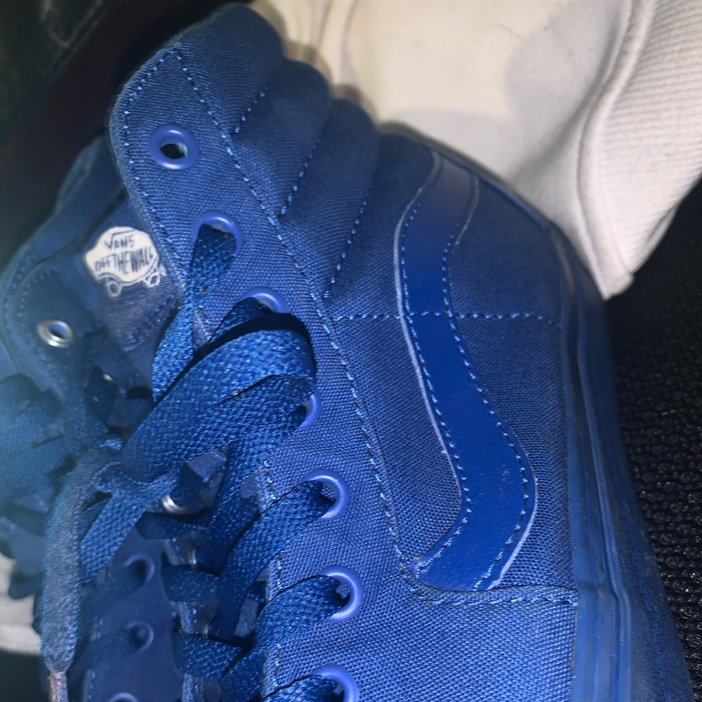 Vans - Picture 3 of 4